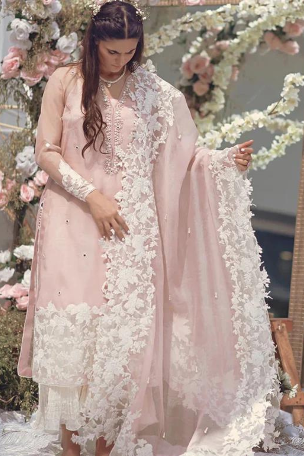 3PC LAWN EMBROIDERED Q522