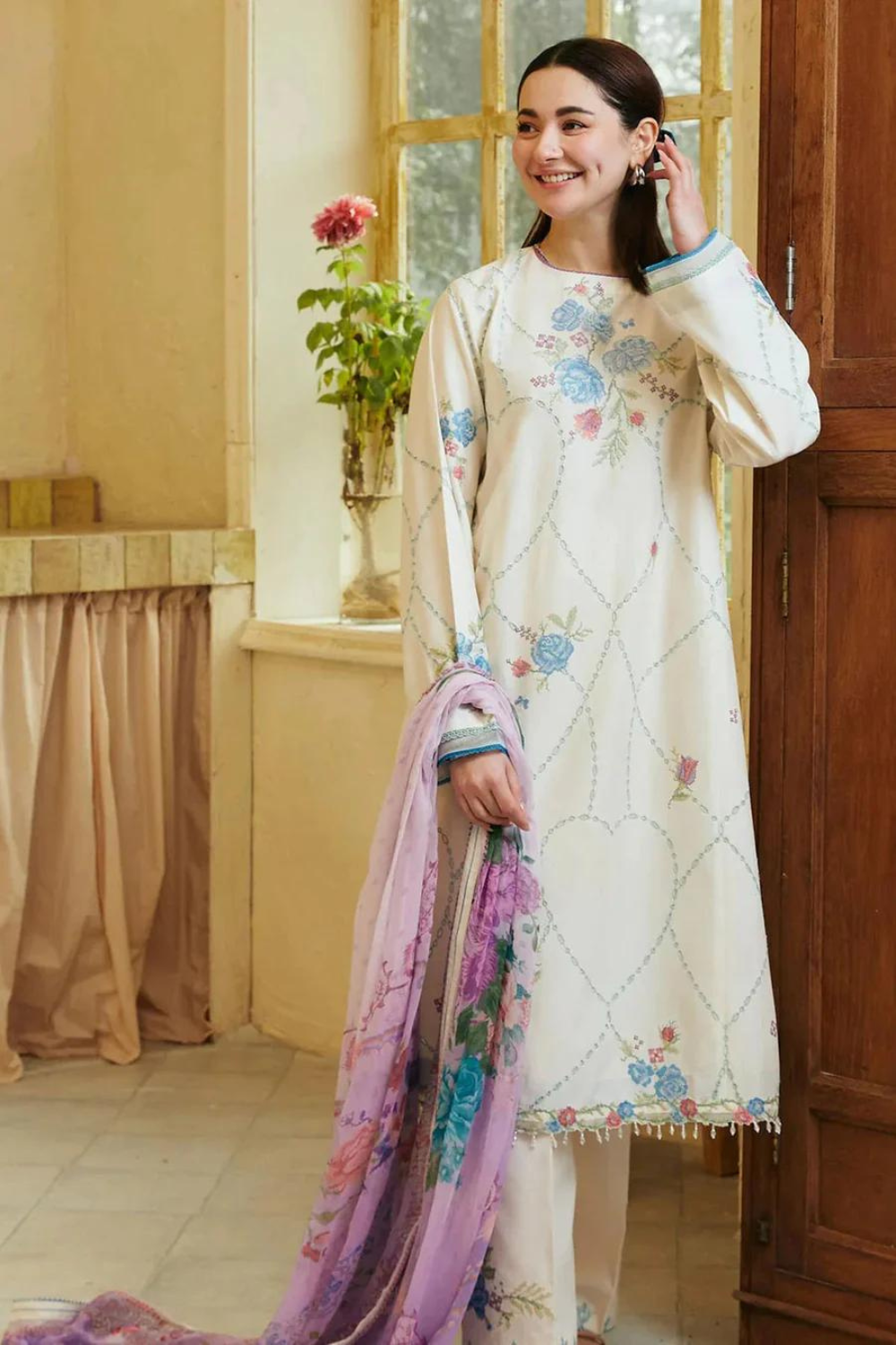 3PC LAWN EMBROIDERED Q483