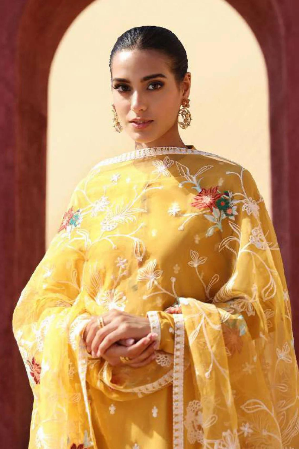 3PC LAWN EMBROIDERED Q523