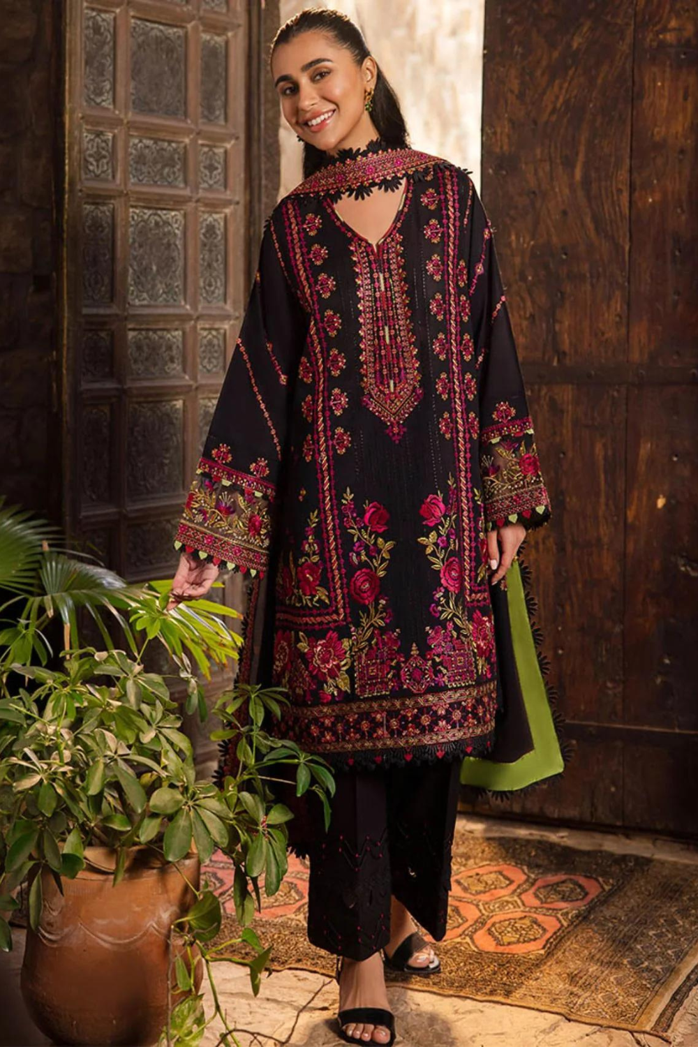 Dhanak 3PC Embroidered Q0323