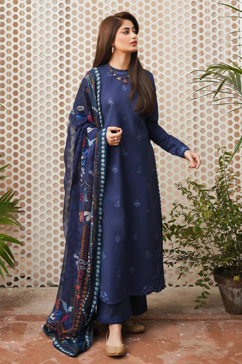 3PC Lawn Embroidered Q628