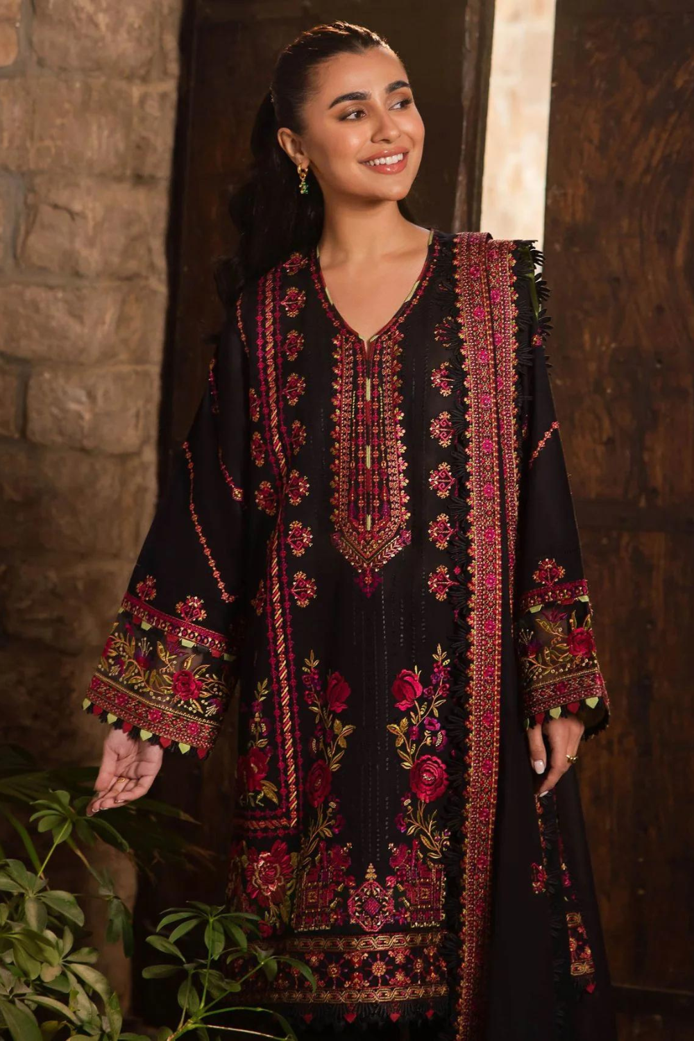 Dhanak 3PC Embroidered Q0323