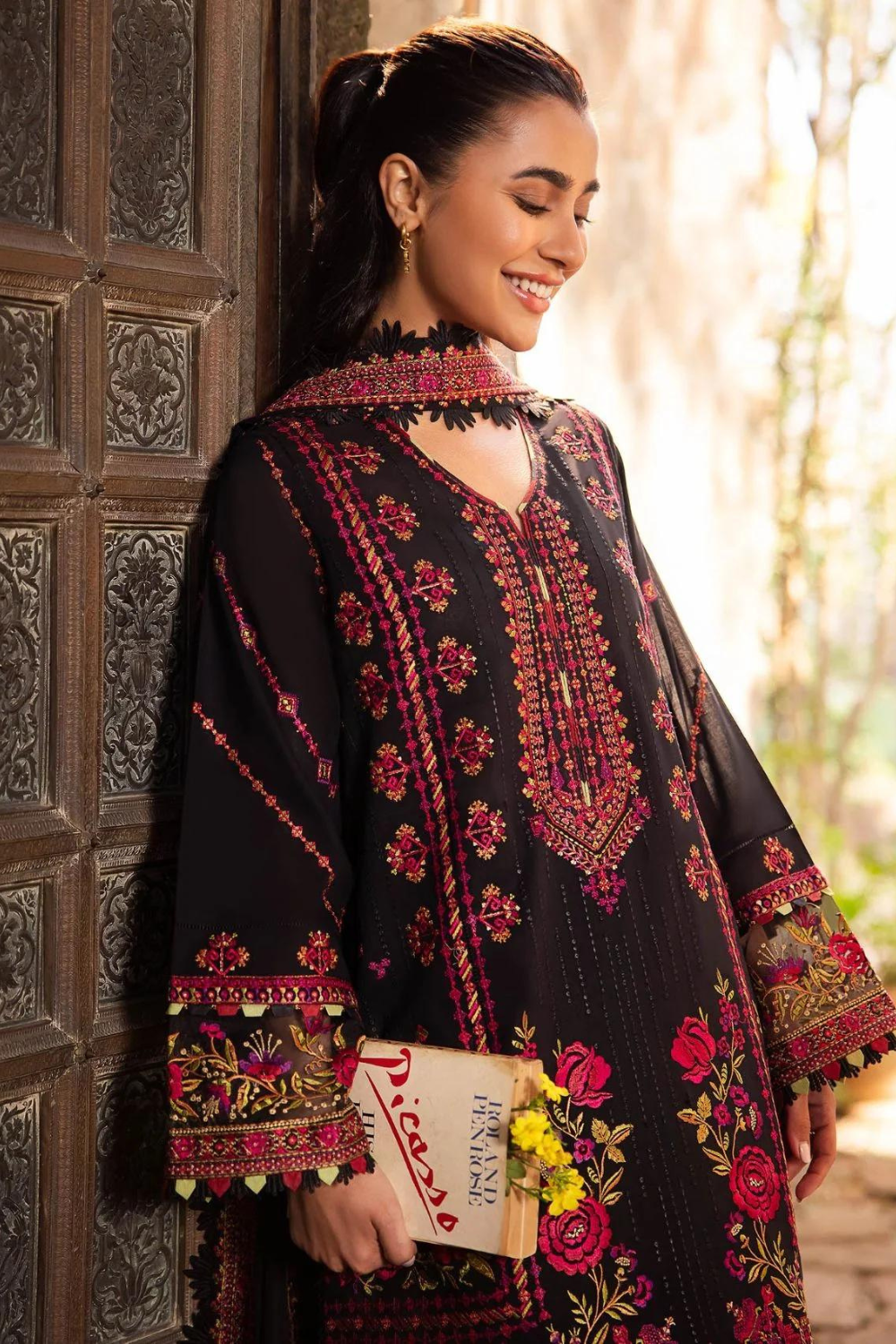 Dhanak 3PC Embroidered Q0323