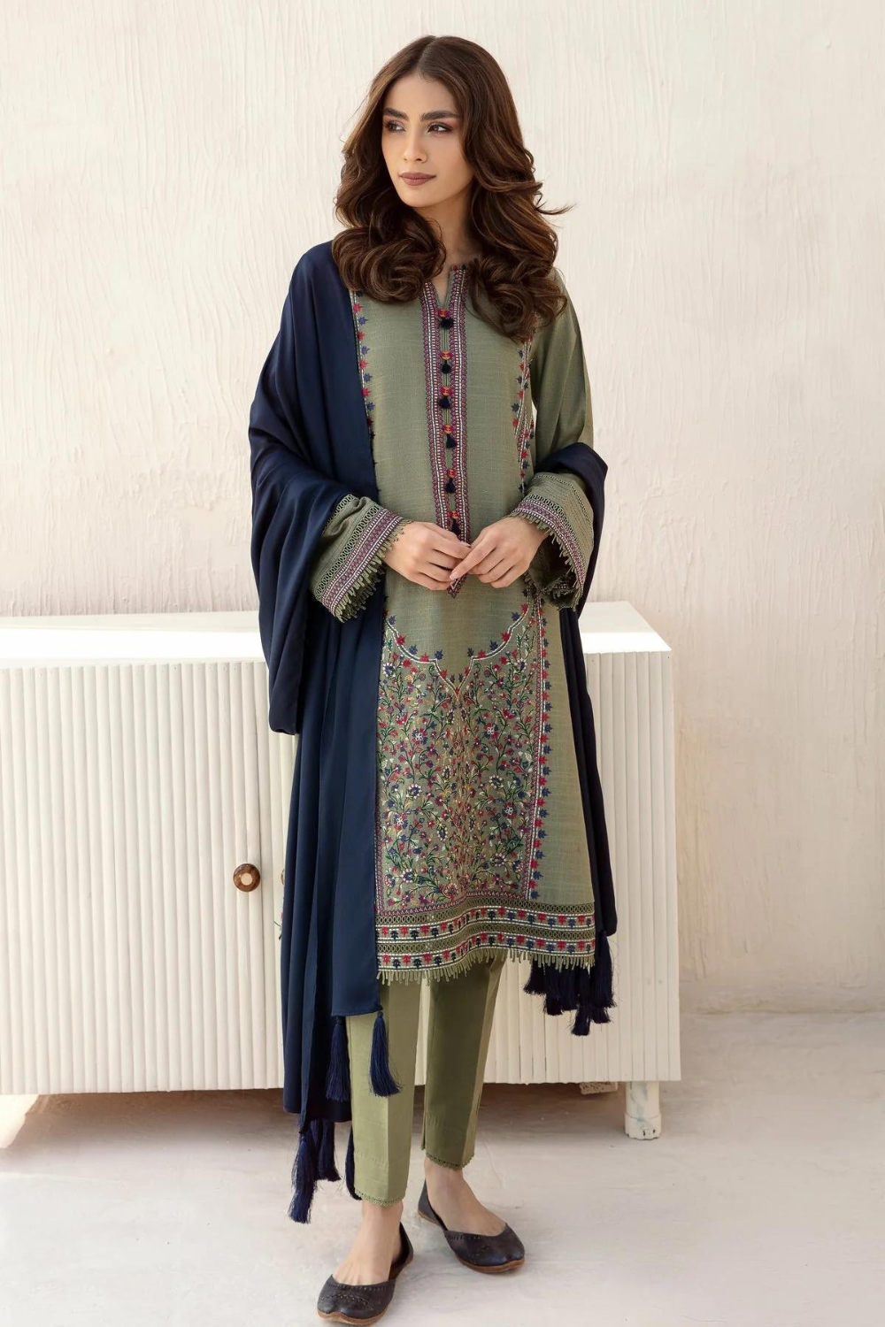 Dhanak 3PC Embroidered Q0245