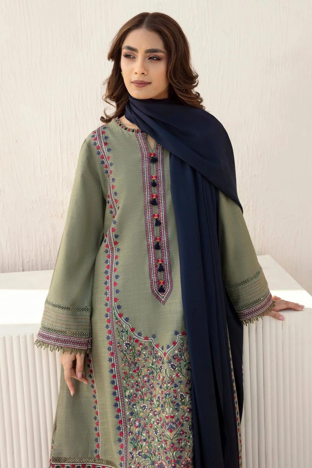 Dhanak 3PC Embroidered Q0245