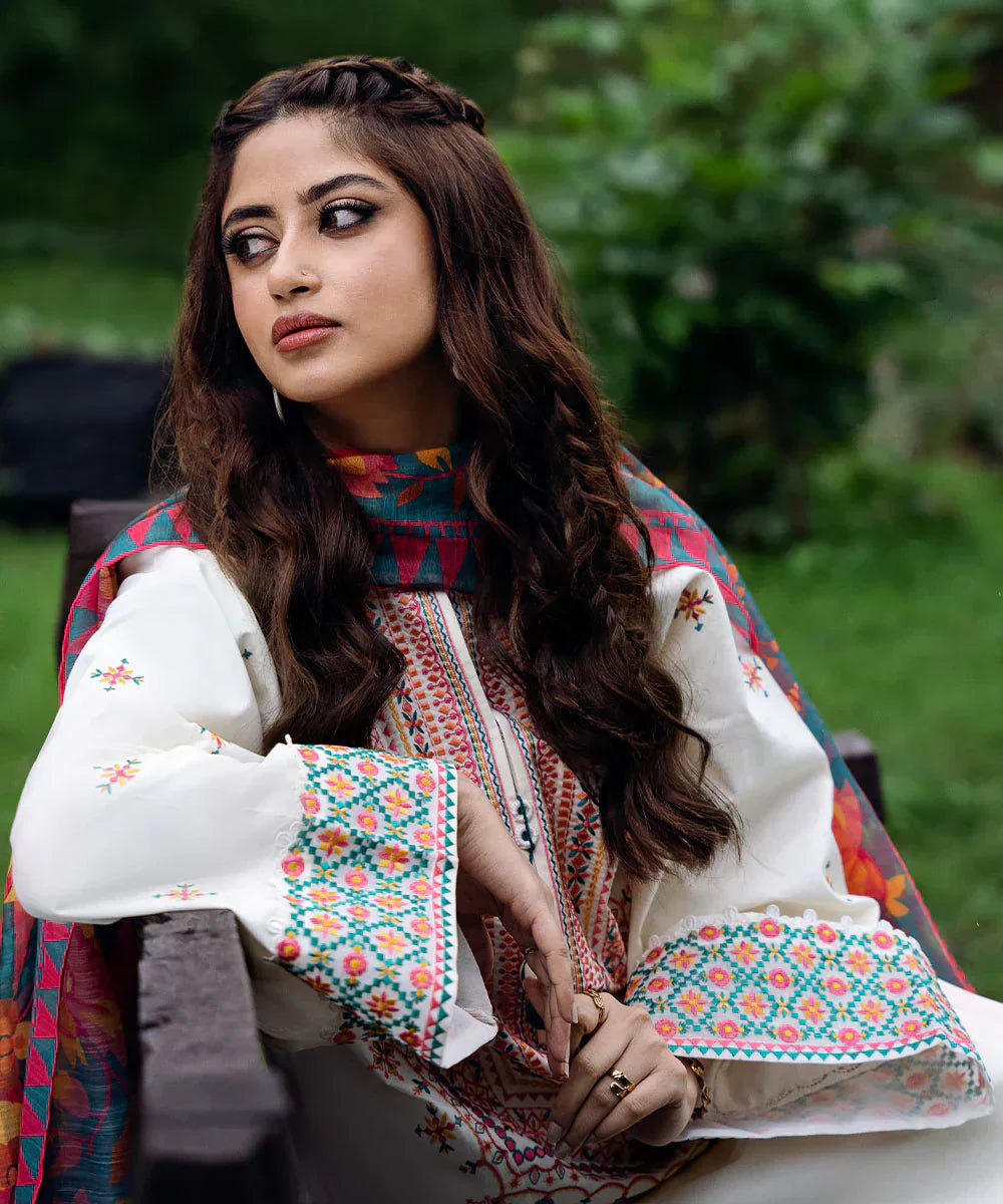 Lawn-3PC Embroidered Shirt with Digital Printed Jacquard Dupatta - 5148