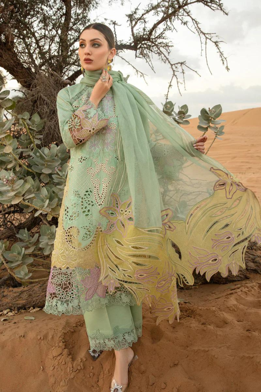 Rang Rasiya 3PC Lawn Embroidered Q658