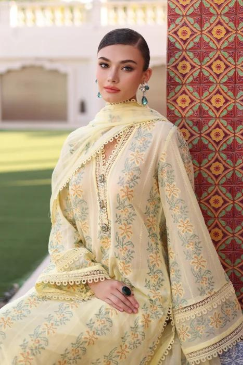 3PC LAWN EMBROIDERED Q616