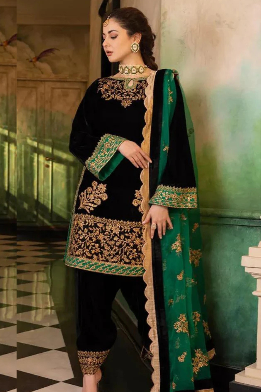 Zainab Chottani VELVET 3PC Embroidered Q0483