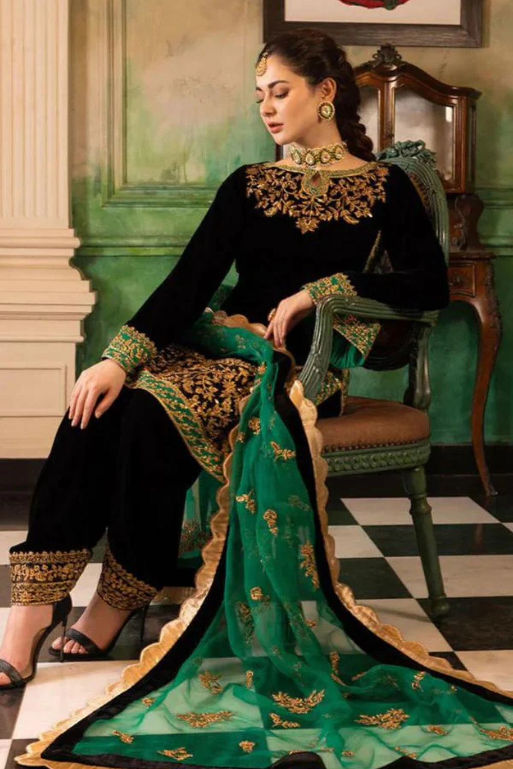 Zainab Chottani VELVET 3PC Embroidered Q0483