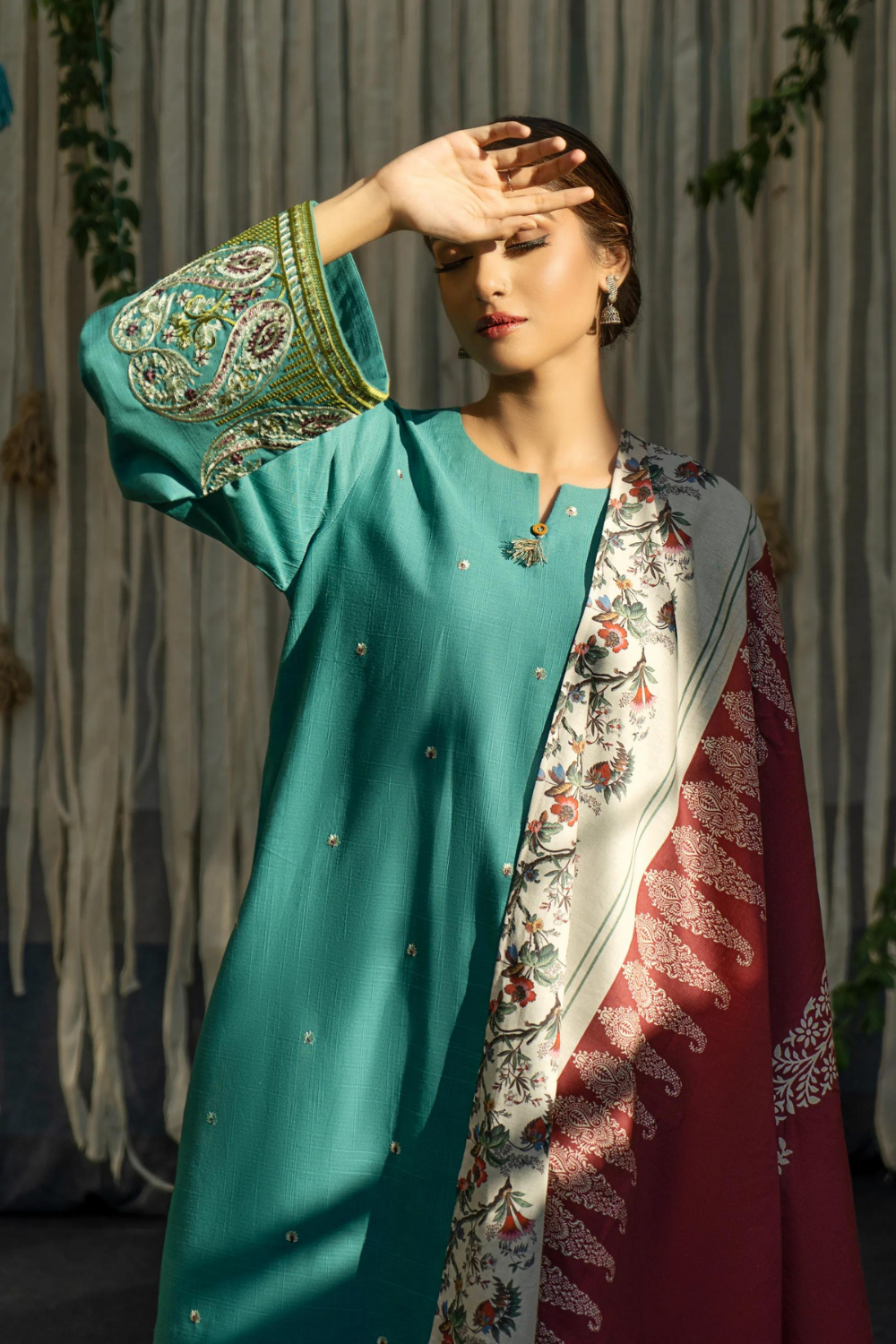 3PC Lawn Embroidered Q393