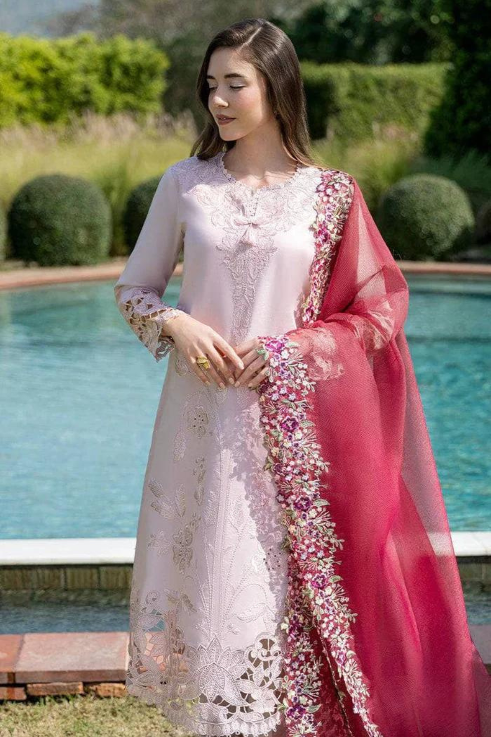 3PC Lawn Embroidered Q643