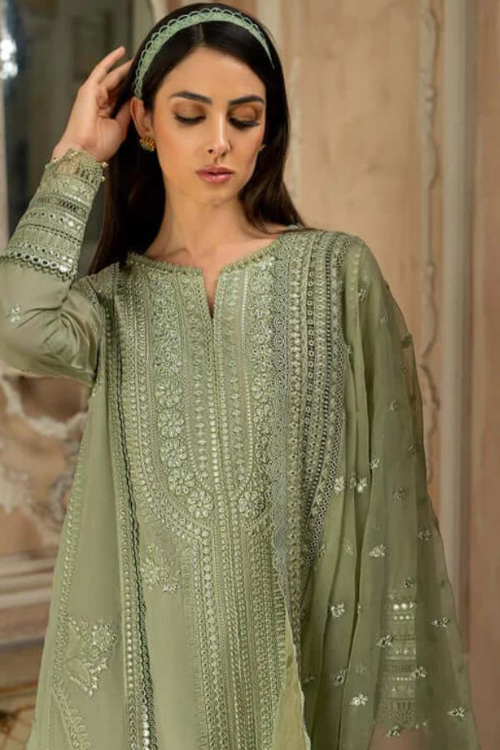 3PC LAWN EMBROIDERED Q513