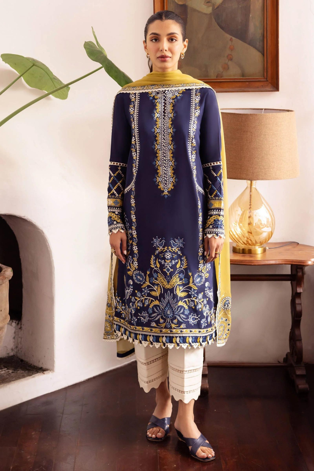 3PC Lawn Embroidered Q659