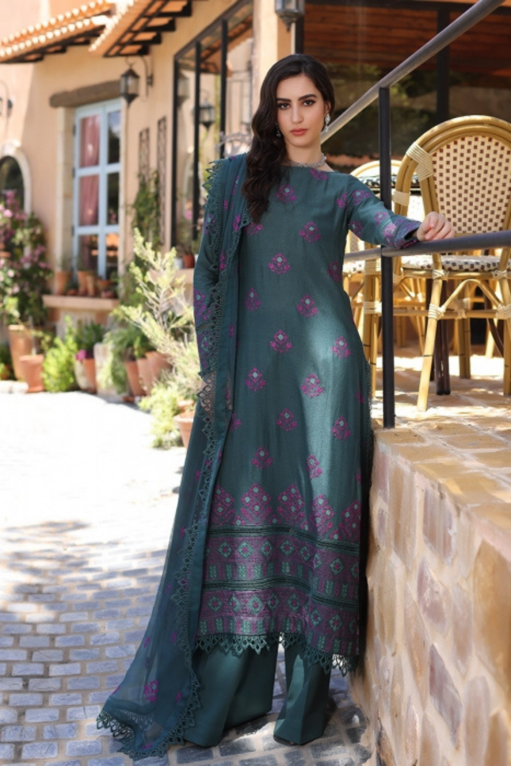 3PC Lawn Embroidered Q412