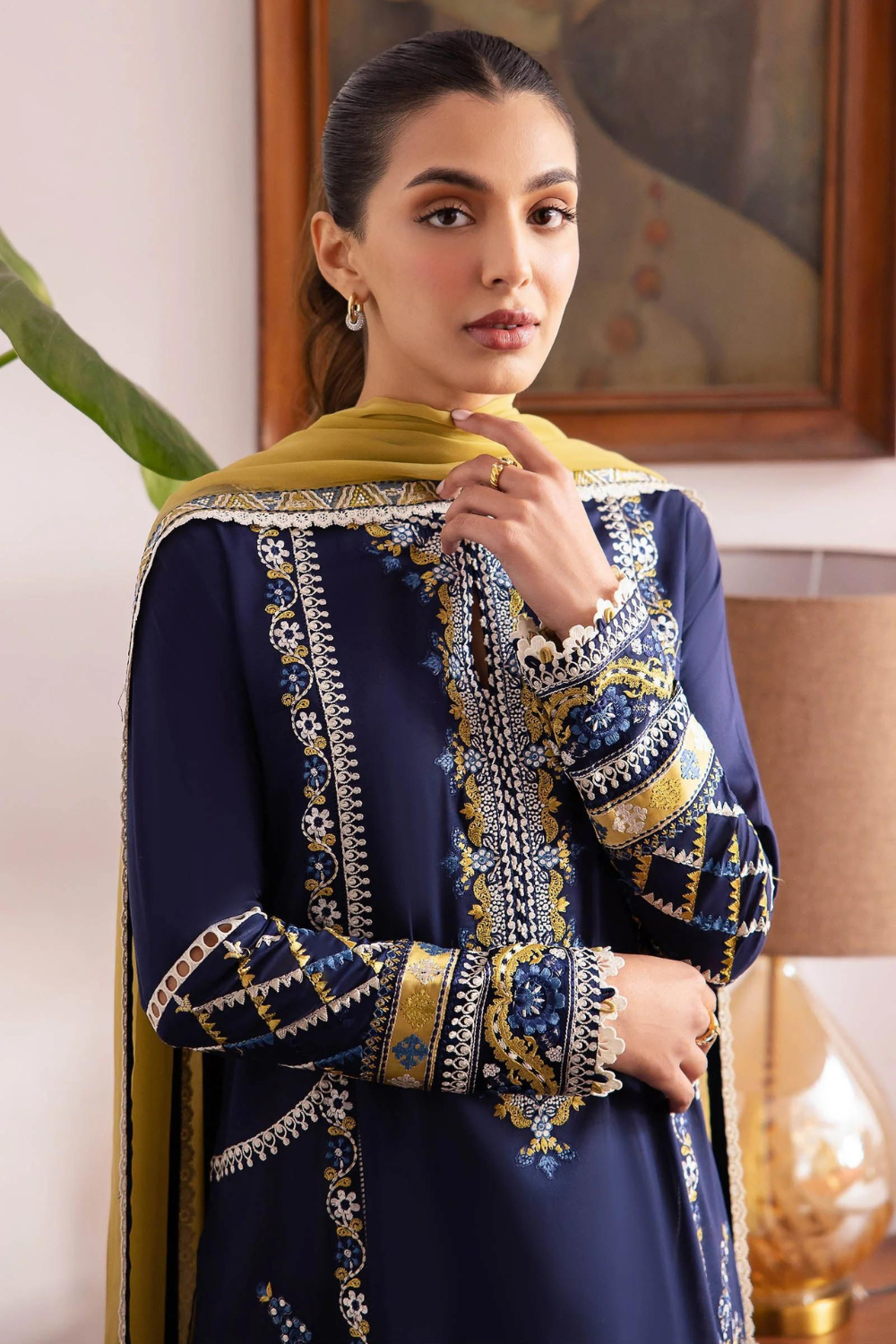 3PC Lawn Embroidered Q659