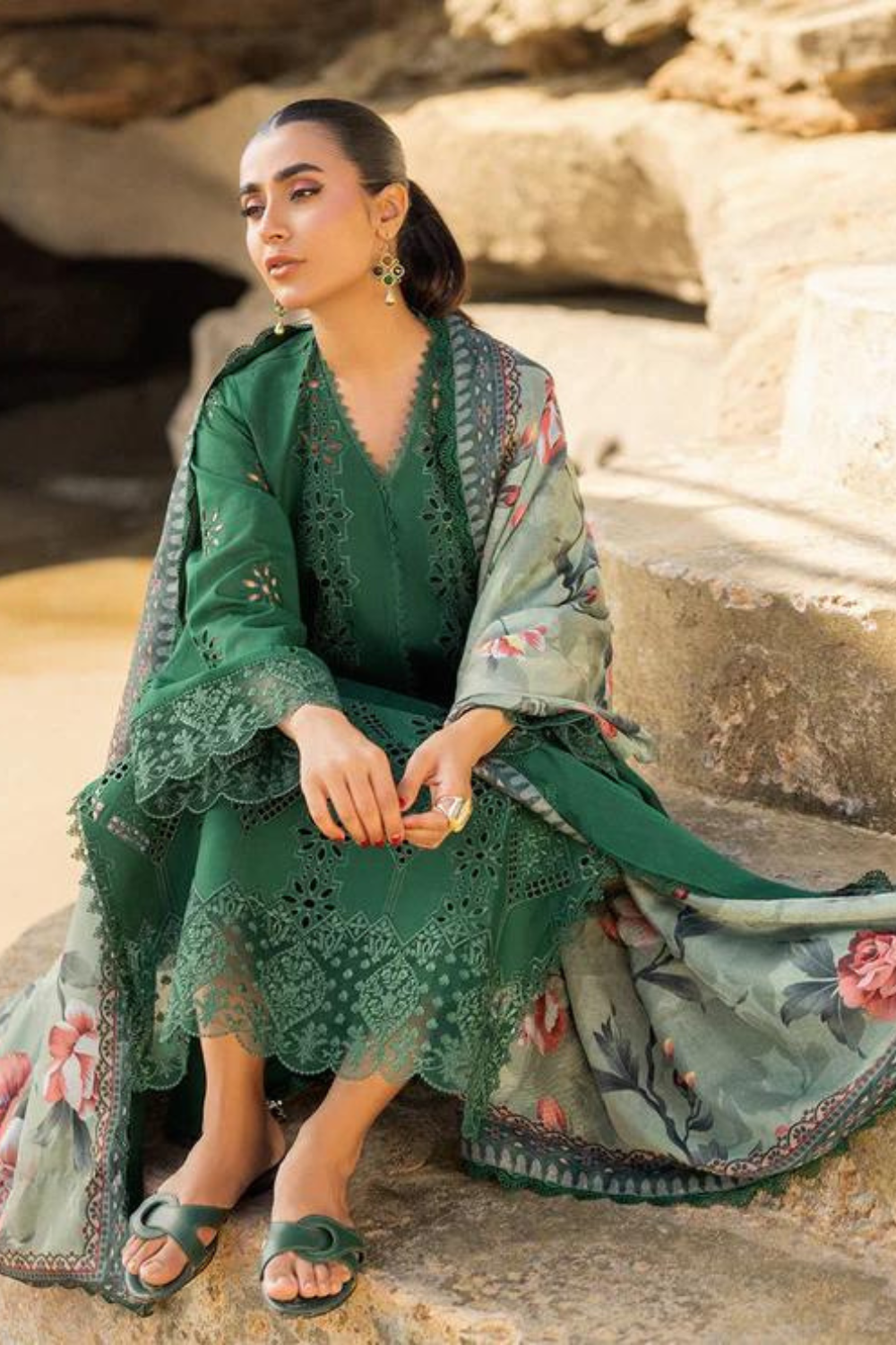 3PC LAWN EMBROIDERED Q481