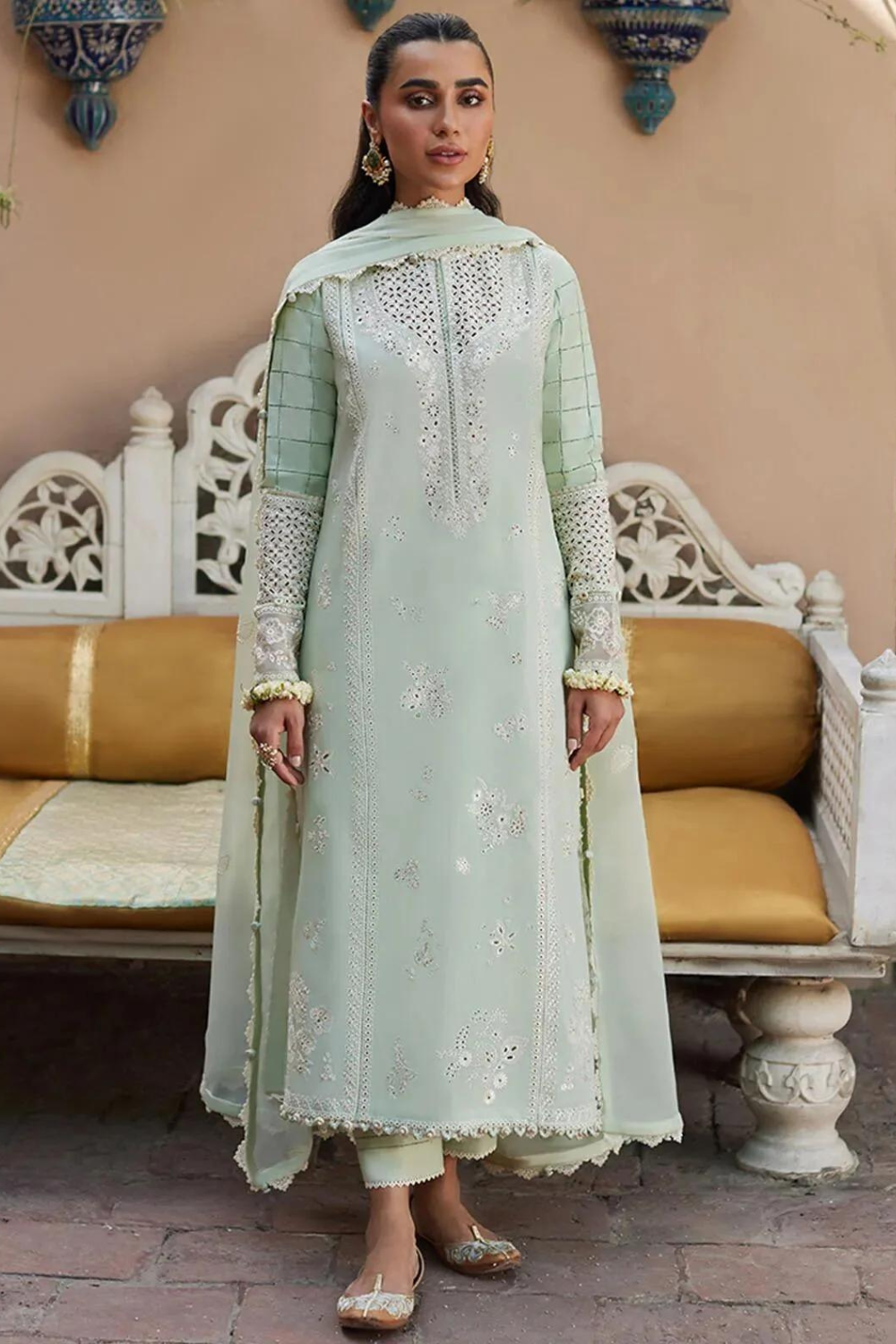 3PC LAWN EMBROIDERED Q521