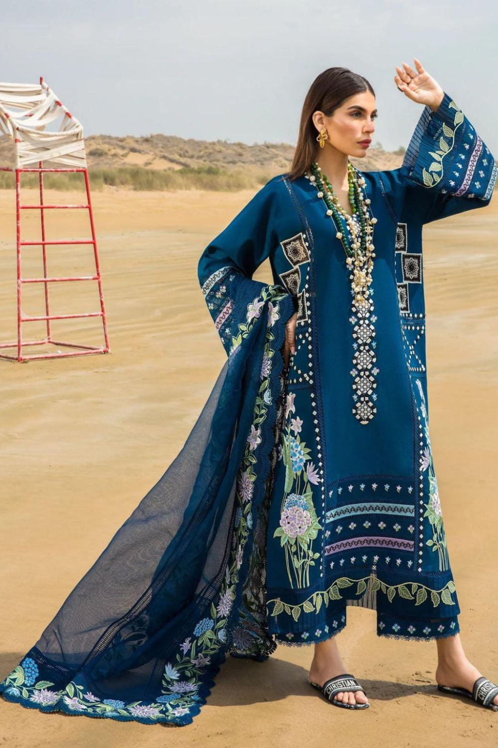 3pc lawn Embroidered Q199