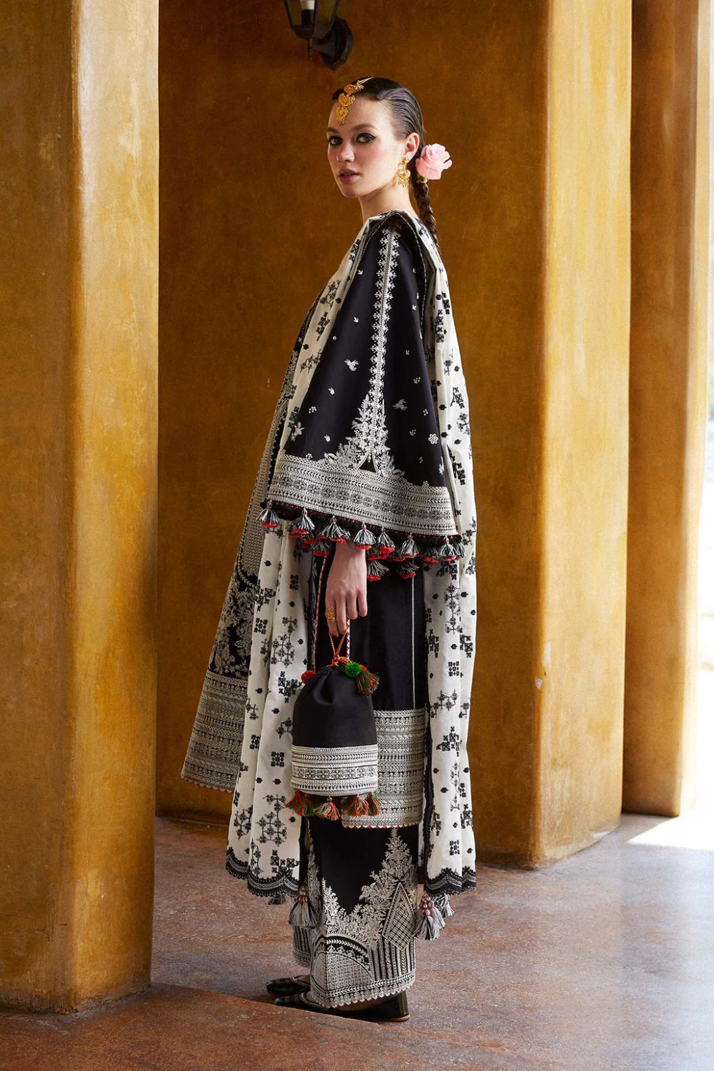 Hussain Rehar 3Pcs Lawn Embroidered Q969