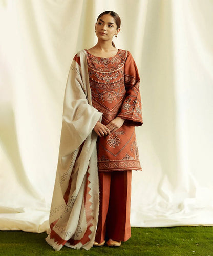 ZARA SHAHJAHAN 3PC Dhanak Embroidered Shirt With Digital Printed Shawl-280 - QQ