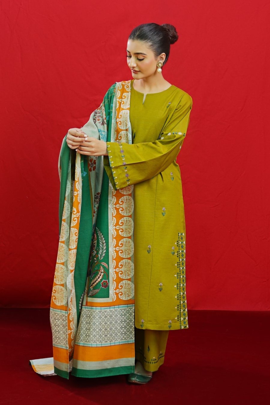 URGE - 3PC DHANAK EMBROIDERED