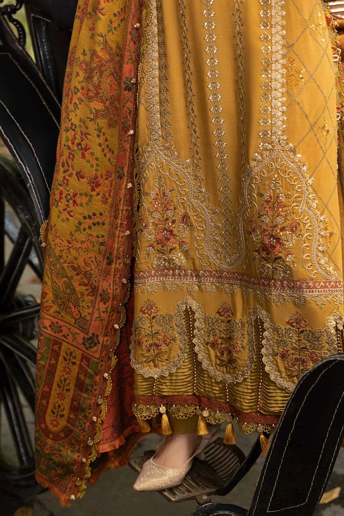 MARIA B. Dhanak 3PC Embroidered With Printed Pashmina Wool Shawl-116 - QQ