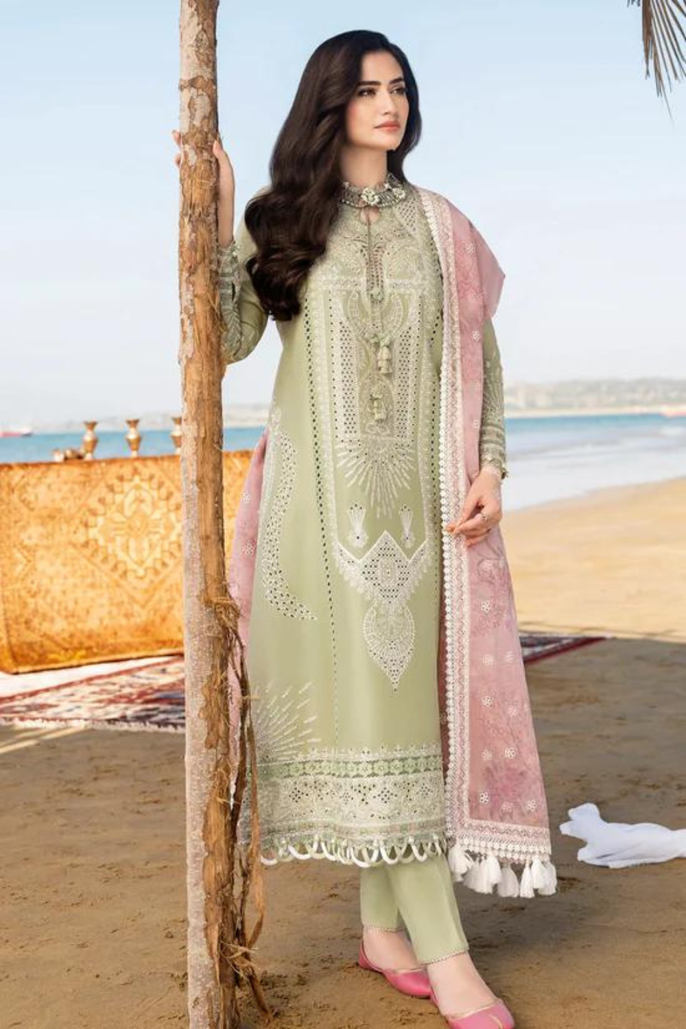 3PC LAWN EMBROIDERED Q188