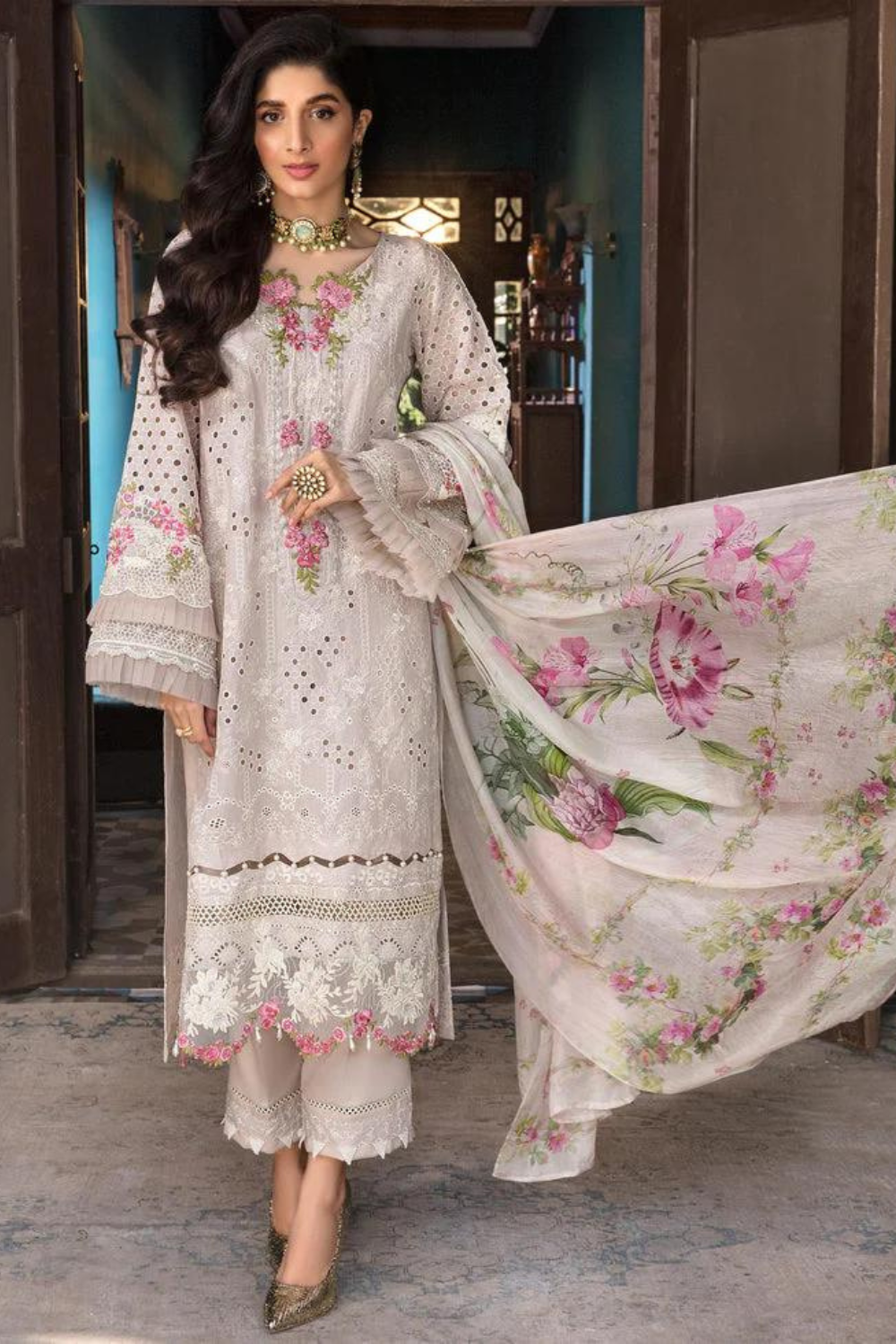 3PC LAWN EMBROIDERED Q191